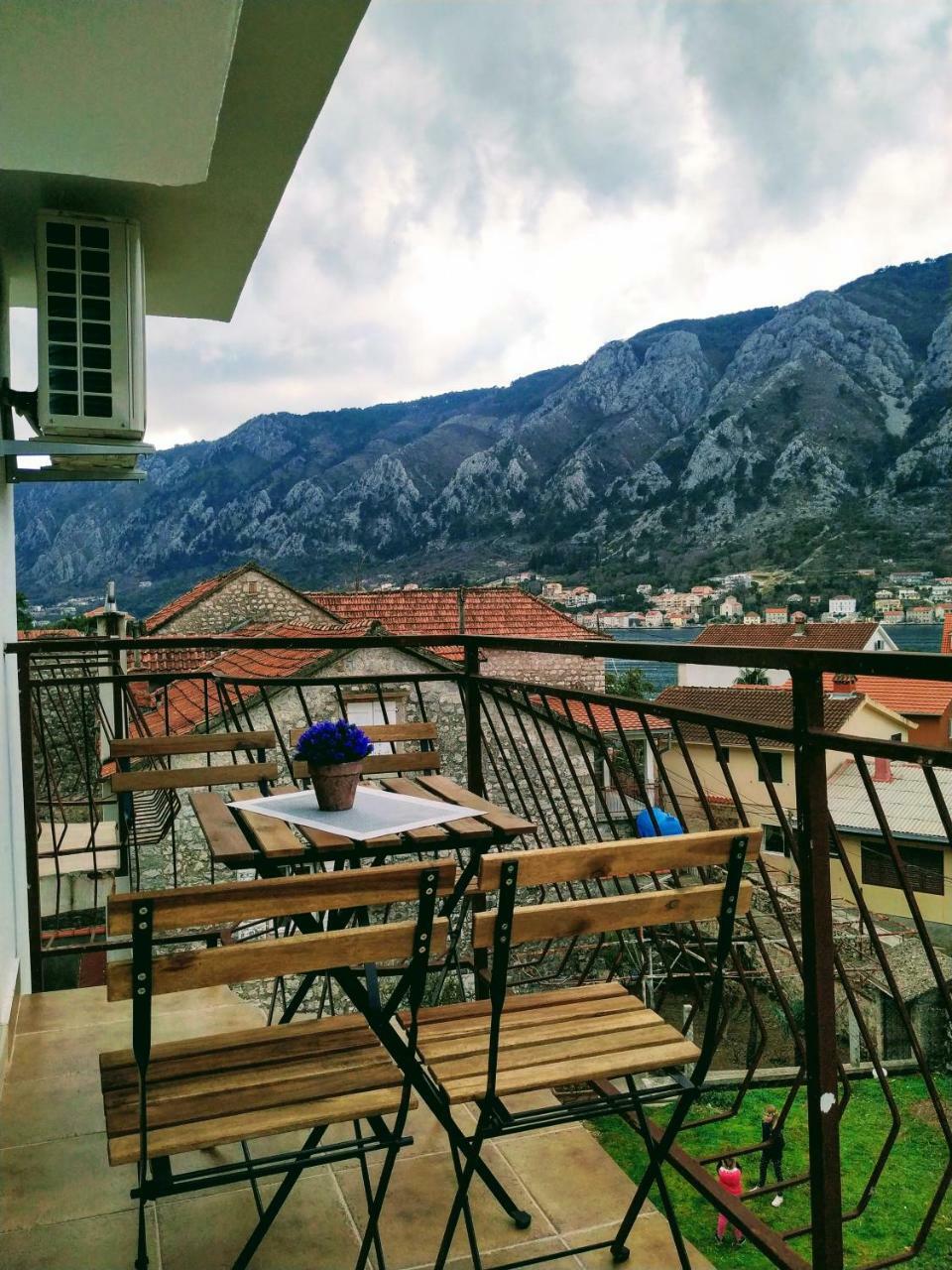 Rooms & Apartments Vukasovic Kotor Exterior foto